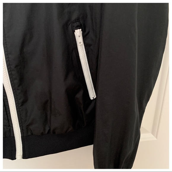 Nike Windrunner Jacket - Picture 3 of 11